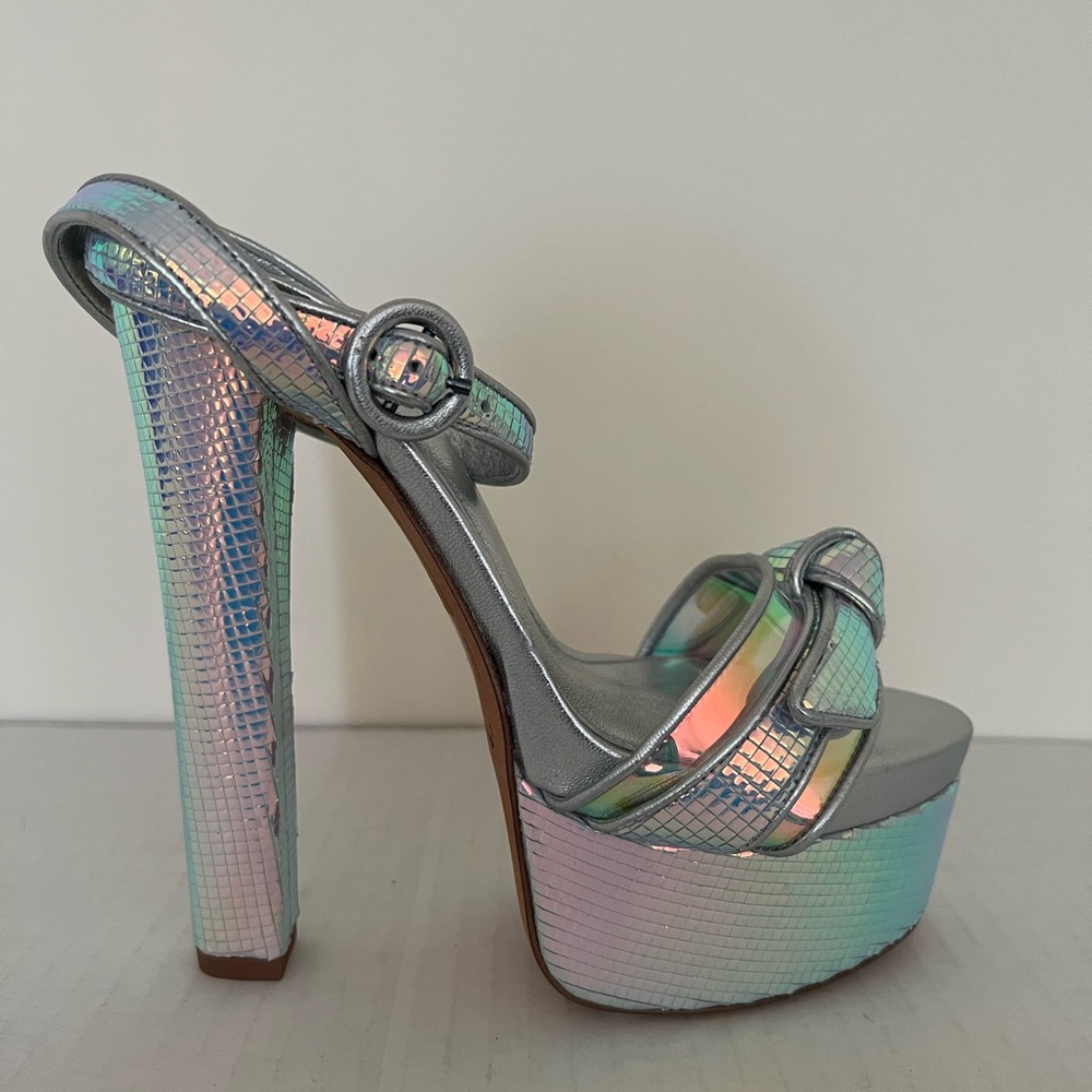 Alexandre Birman Clarita Metallic Leather Platform Sandals - Picture 7 of 15